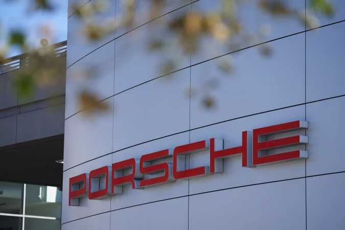 Прибыль Porsche снизилась на треть в 2024 году